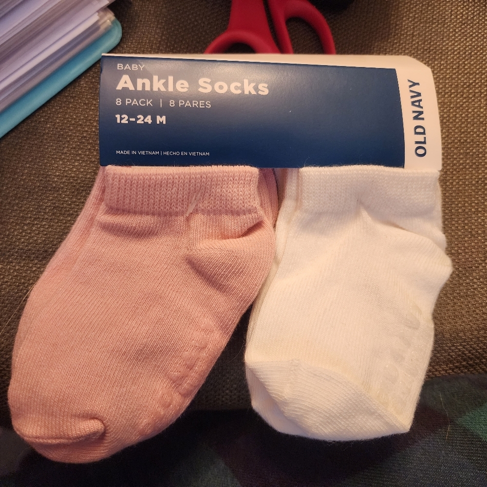 Nwt Old Navy 12-24 months pink and white ankle socks 8 pack